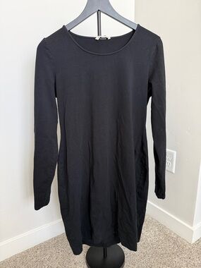 H&M Black Long-Sleeve Scoop Neck Dress
